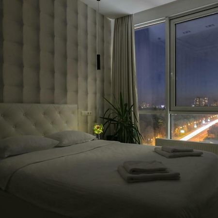 Black&White Apartment In Smart Plaza Kijów Zewnętrze zdjęcie