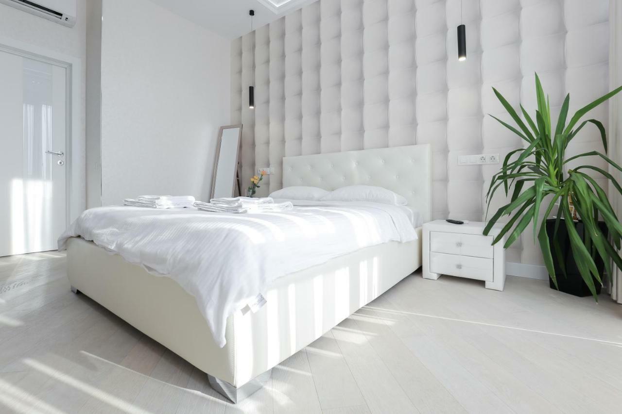 Black&White Apartment In Smart Plaza Kijów Zewnętrze zdjęcie