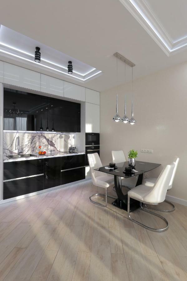 Black&White Apartment In Smart Plaza Kijów Zewnętrze zdjęcie