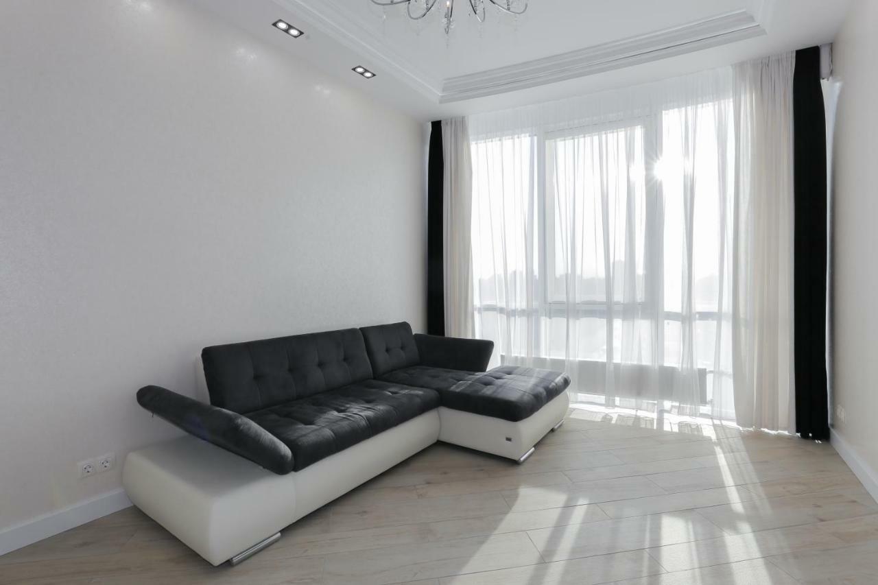 Black&White Apartment In Smart Plaza Kijów Zewnętrze zdjęcie